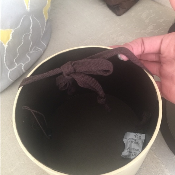 UGG Classic Earmuff - Picture 4 of 7